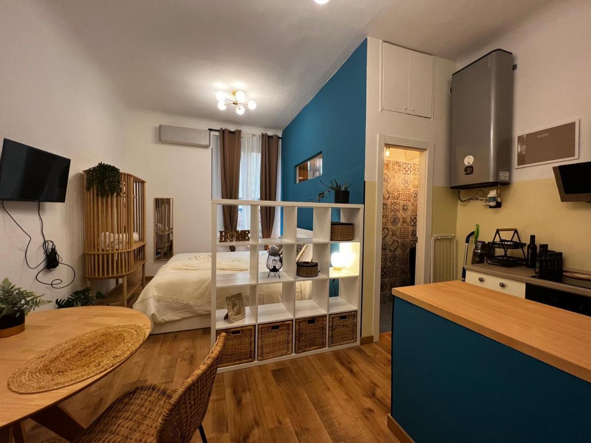 Regina Milano Ai Navigli - Sky Tv, Wifi And Breakfast Box Apartment Ngoại thất bức ảnh