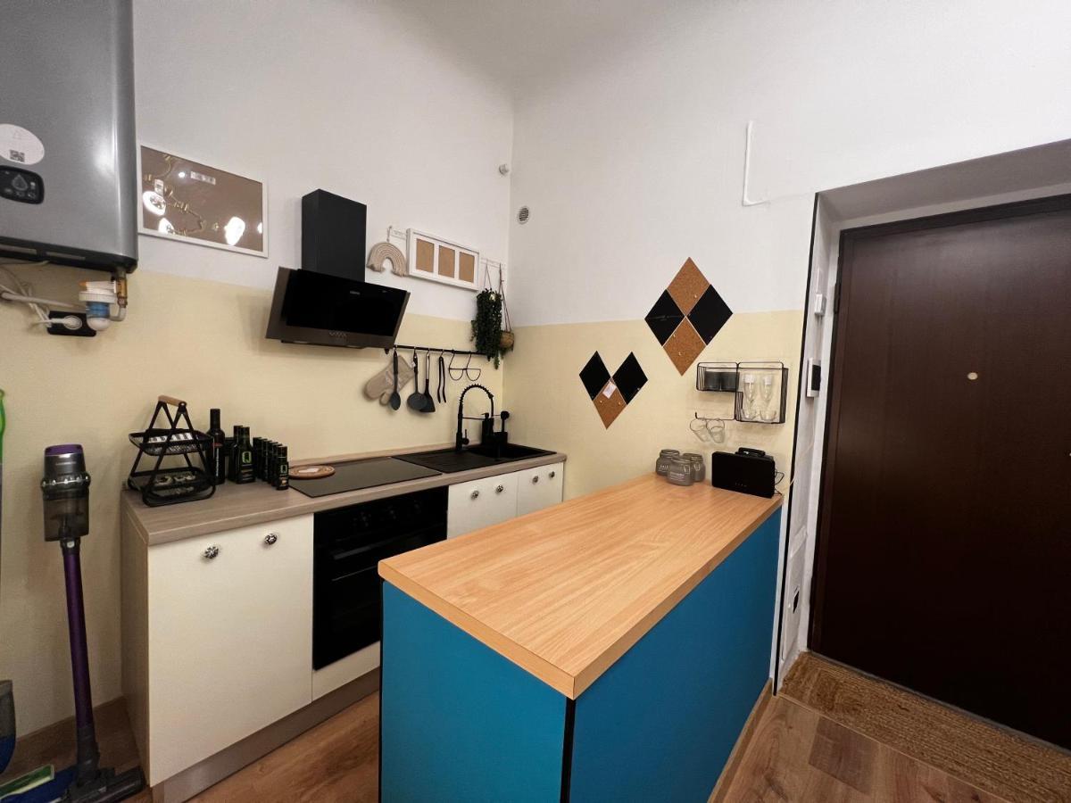 Regina Milano Ai Navigli - Sky Tv, Wifi And Breakfast Box Apartment Ngoại thất bức ảnh