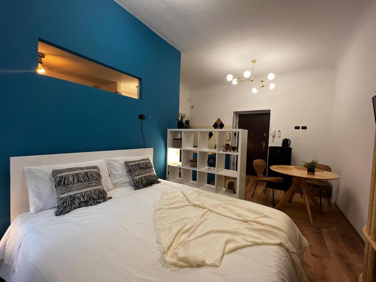Regina Milano Ai Navigli - Sky Tv, Wifi And Breakfast Box Apartment Ngoại thất bức ảnh