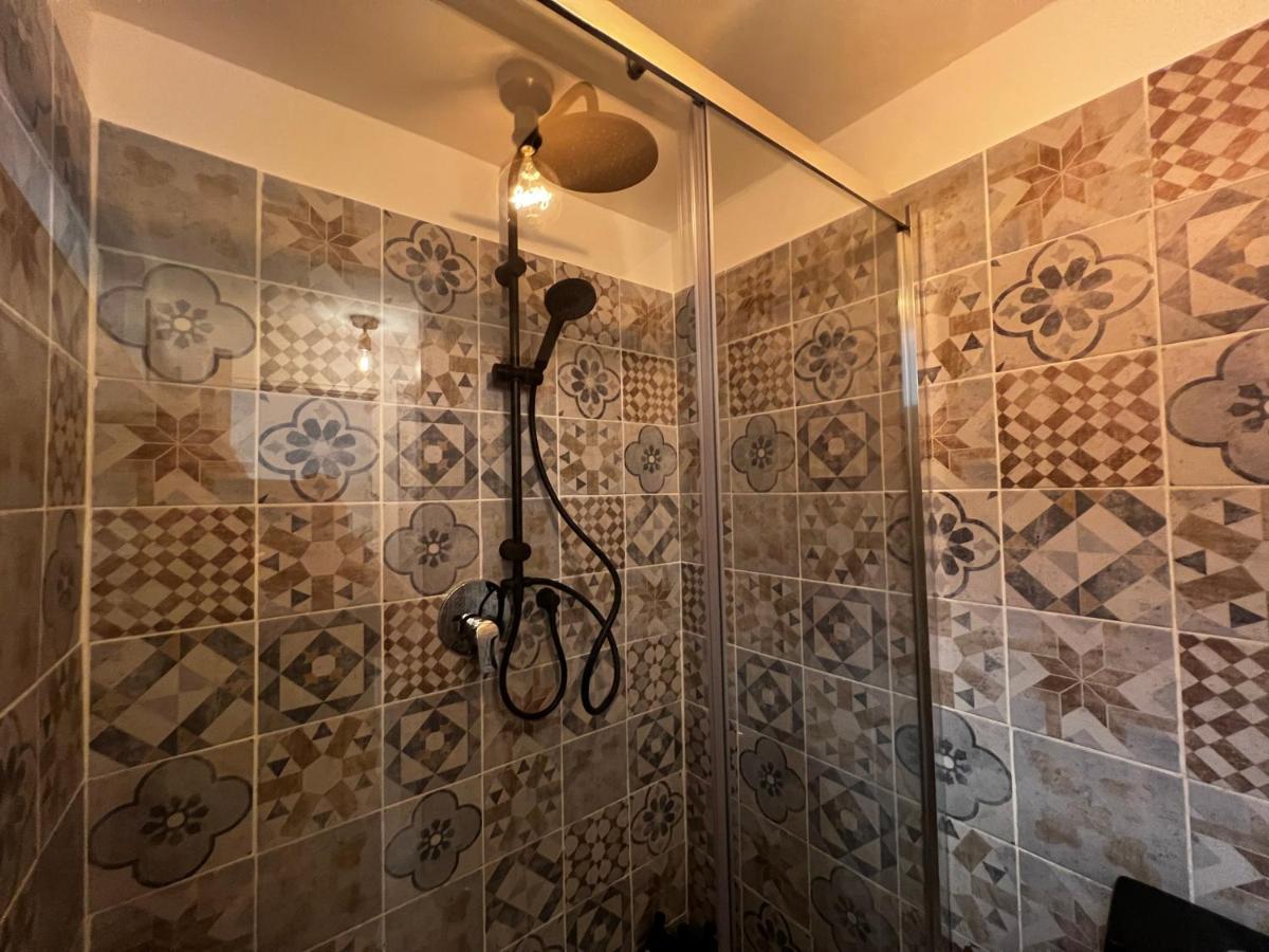 Regina Milano Ai Navigli - Sky Tv, Wifi And Breakfast Box Apartment Ngoại thất bức ảnh