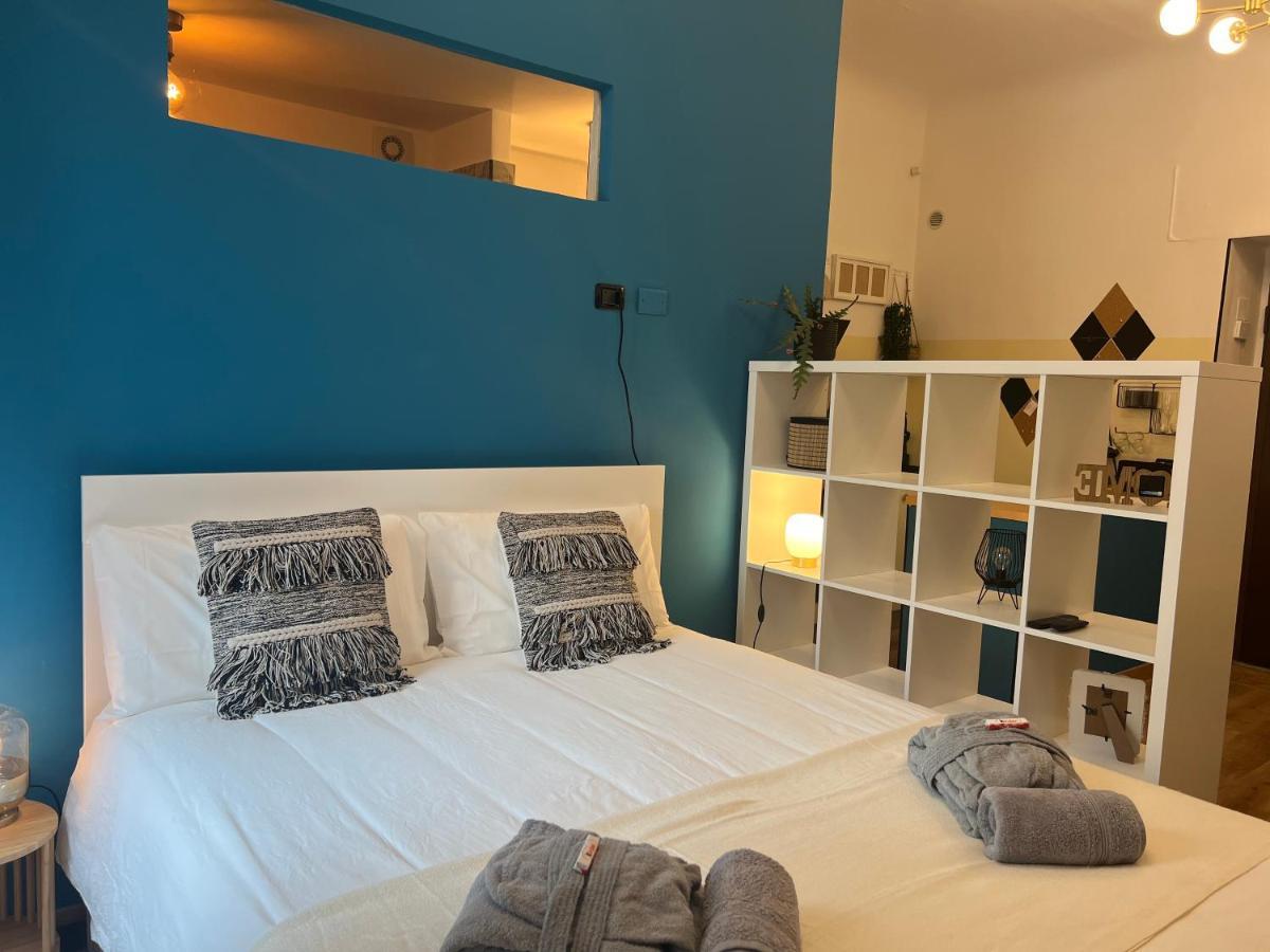 Regina Milano Ai Navigli - Sky Tv, Wifi And Breakfast Box Apartment Ngoại thất bức ảnh