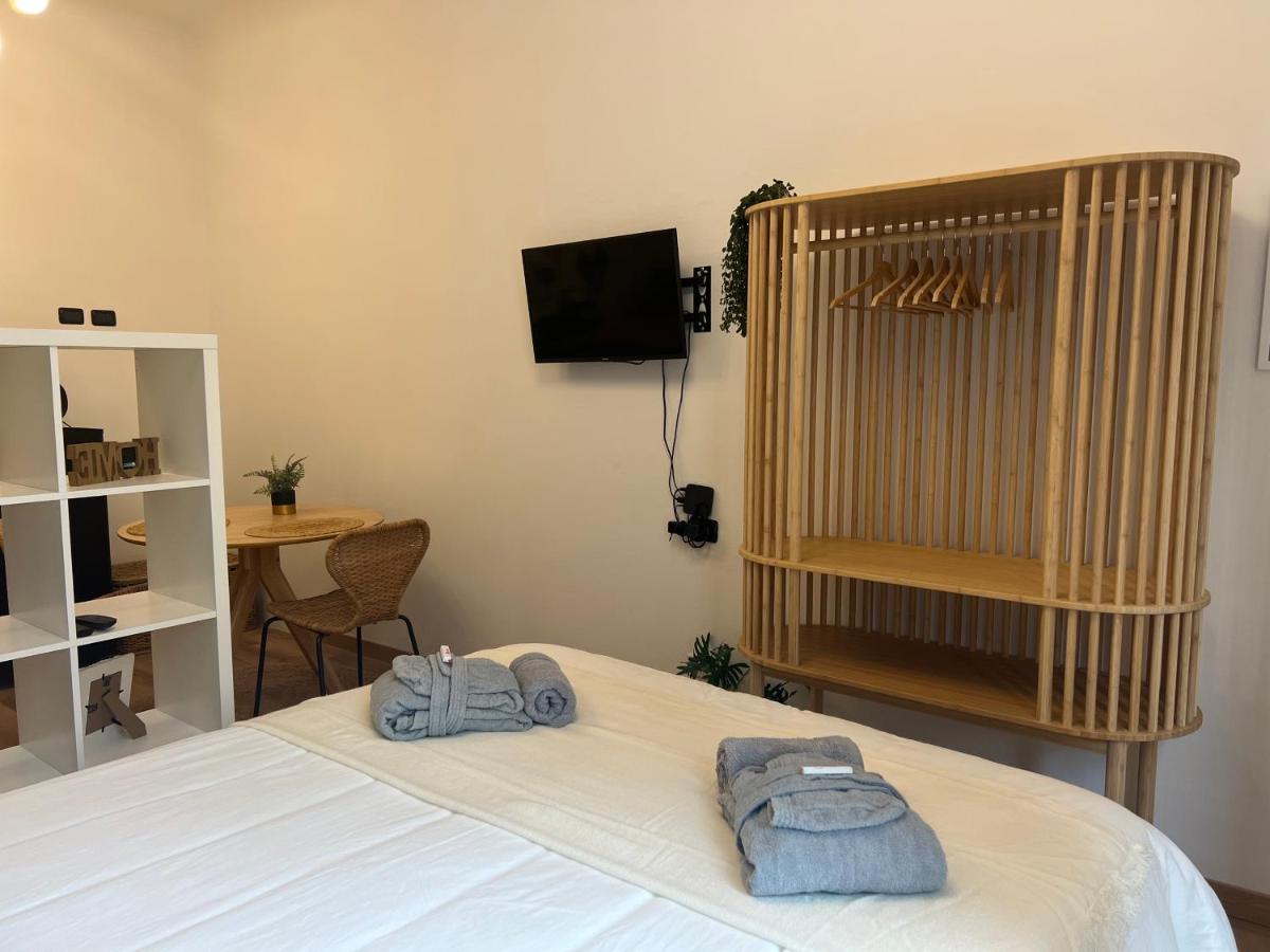 Regina Milano Ai Navigli - Sky Tv, Wifi And Breakfast Box Apartment Ngoại thất bức ảnh
