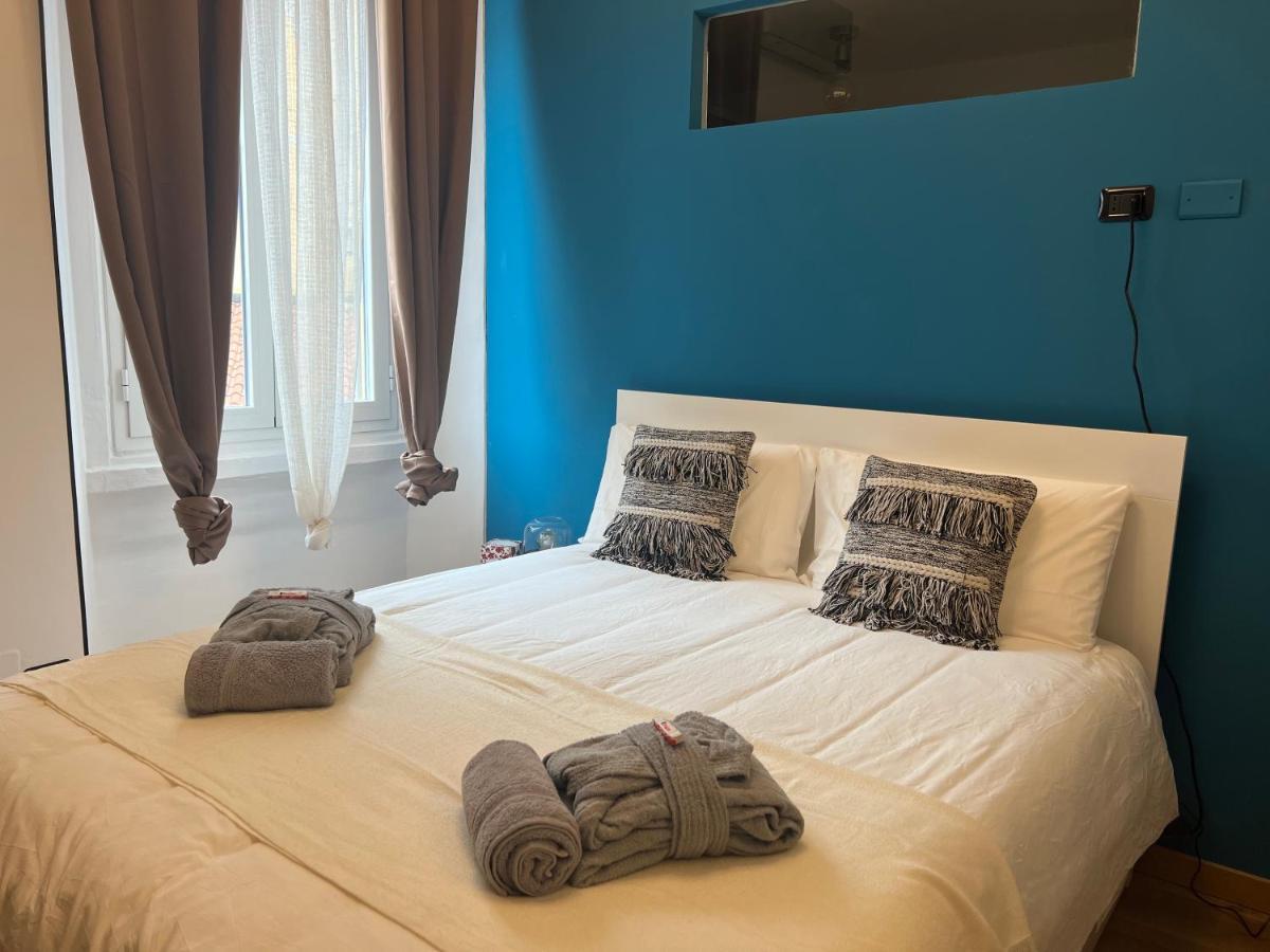 Regina Milano Ai Navigli - Sky Tv, Wifi And Breakfast Box Apartment Ngoại thất bức ảnh