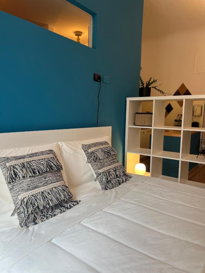 Regina Milano Ai Navigli - Sky Tv, Wifi And Breakfast Box Apartment Ngoại thất bức ảnh